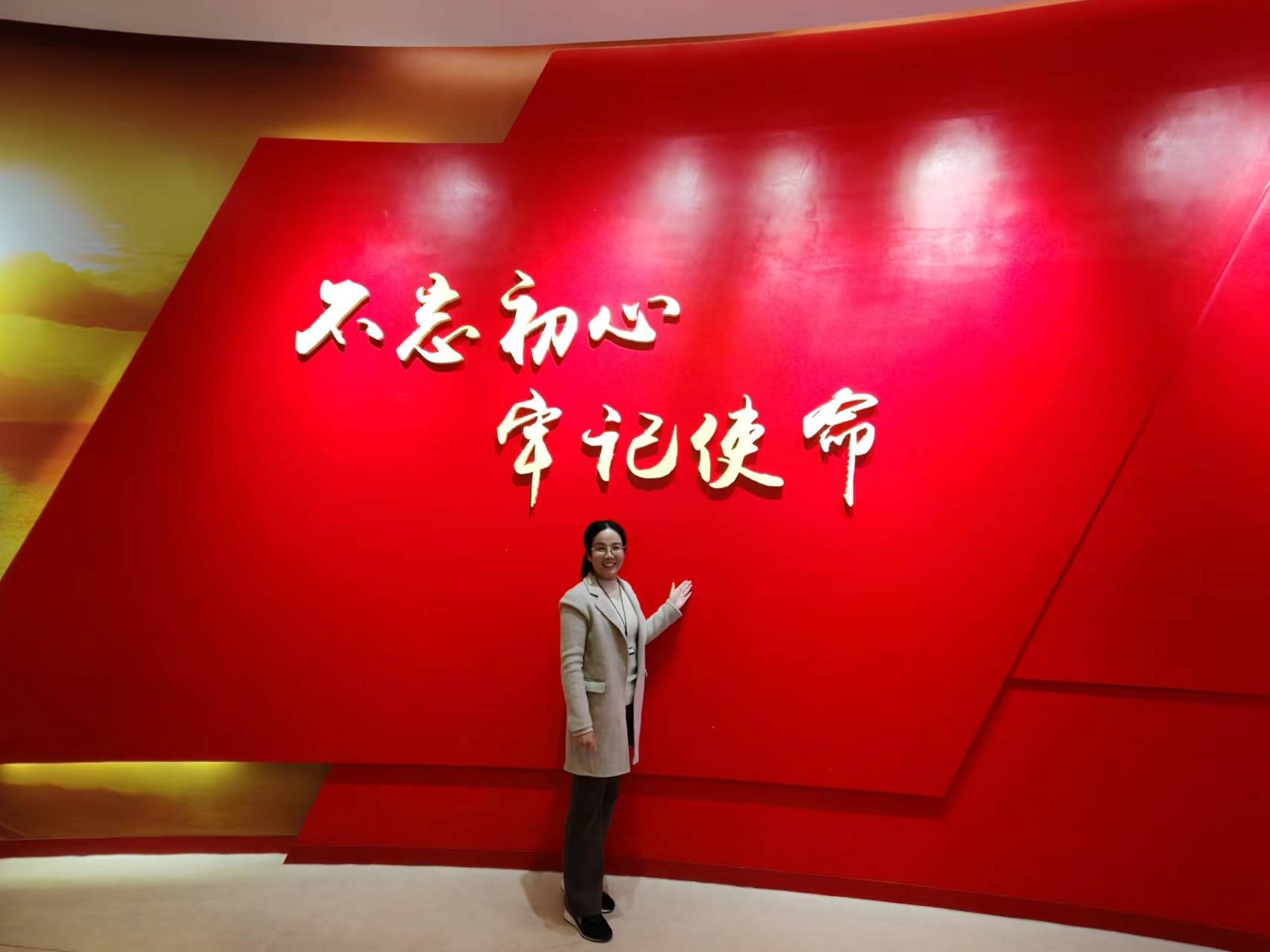 肖英肖.jpeg